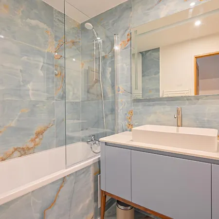 Moderne Luxueux 2 بانيوليه